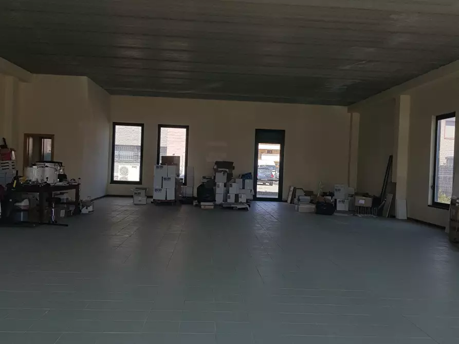 Immagine 5 di Attività artigianale in affitto  in Viale Alcide De Gasperi 95/F a Lucca