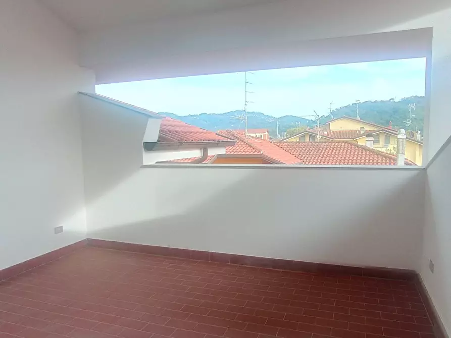 Immagine 14 di Casa semindipendente in vendita  a Massarosa