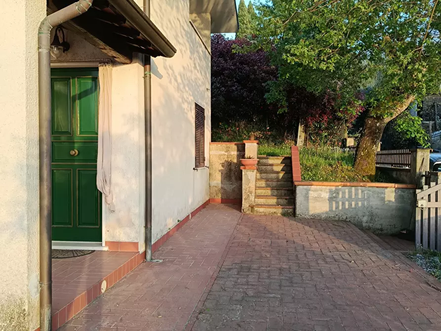 Immagine 4 di Villa in vendita  a Massarosa