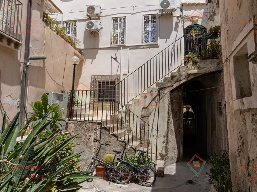 Immagine 12 di Trilocale in vendita  a Siracusa
