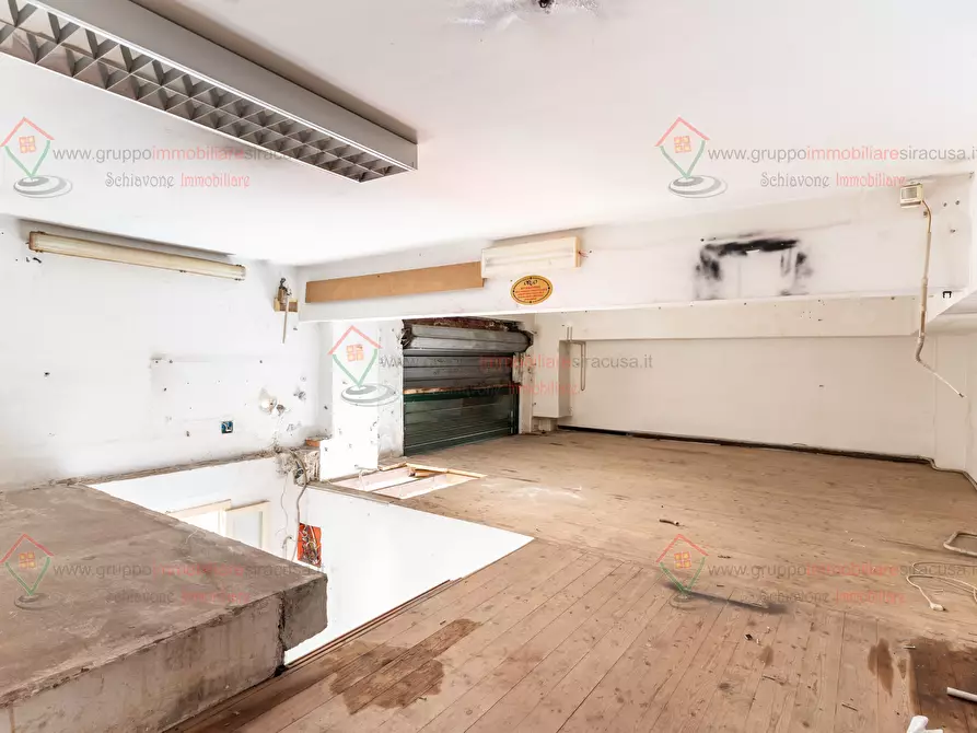 Immagine 3 di Locale commerciale in vendita  a Siracusa