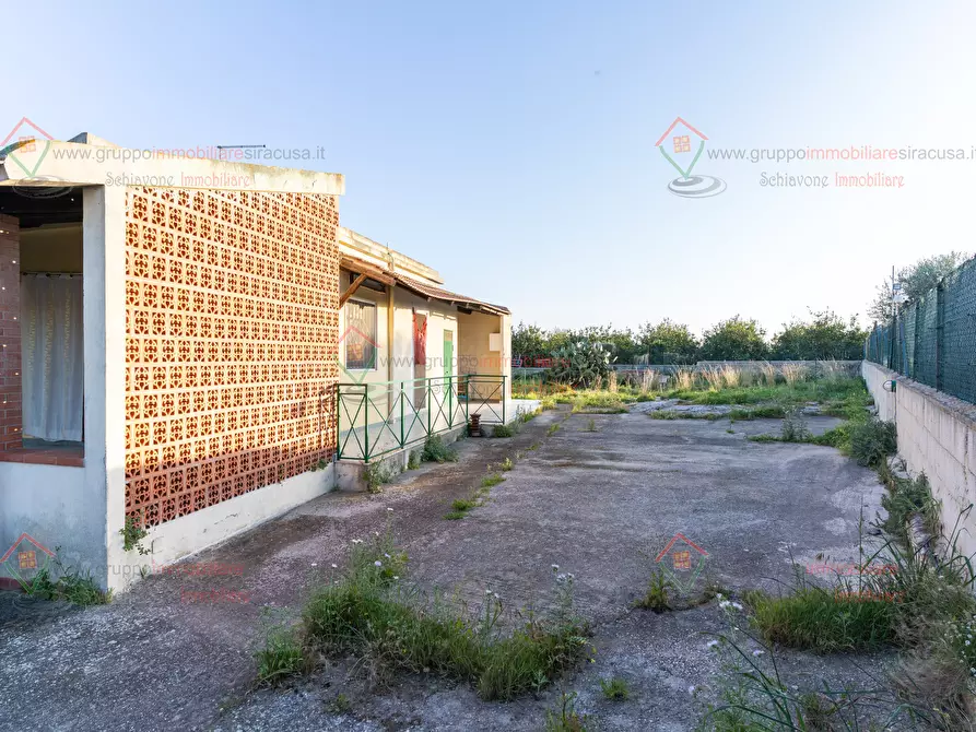 Immagine 22 di Villa in vendita  a Siracusa