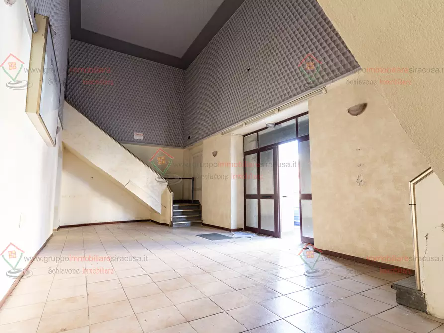 Immagine 4 di Locale commerciale in vendita  a Siracusa