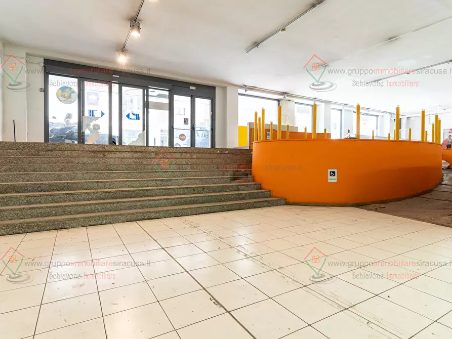 Immagine 1 di Locale commerciale in affitto  a Siracusa