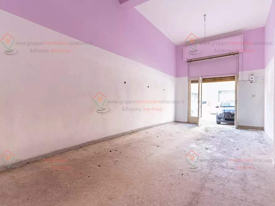 Immagine 4 di Locale commerciale in vendita  a Siracusa