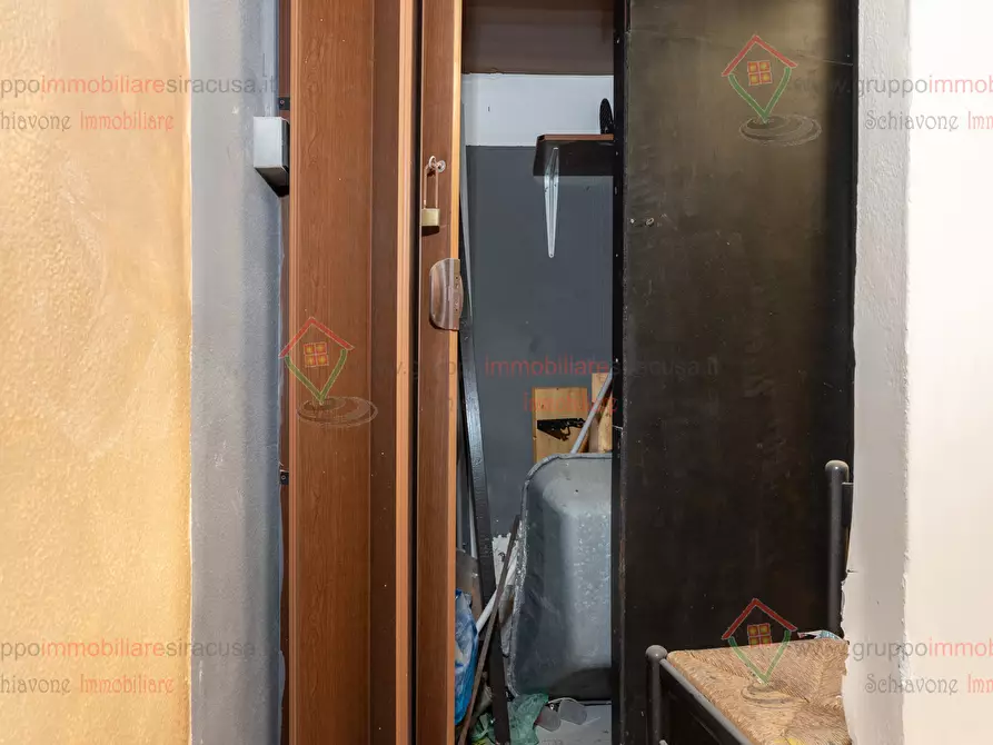 Immagine 12 di Locale commerciale in vendita  a Siracusa