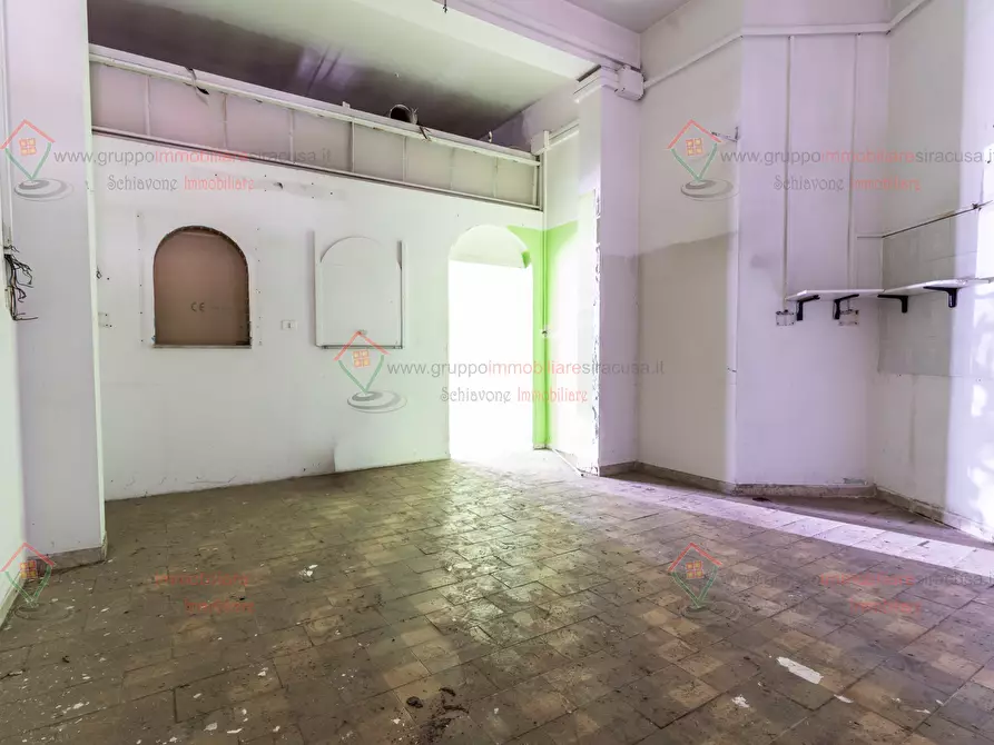 Immagine 5 di Locale commerciale in vendita  a Siracusa