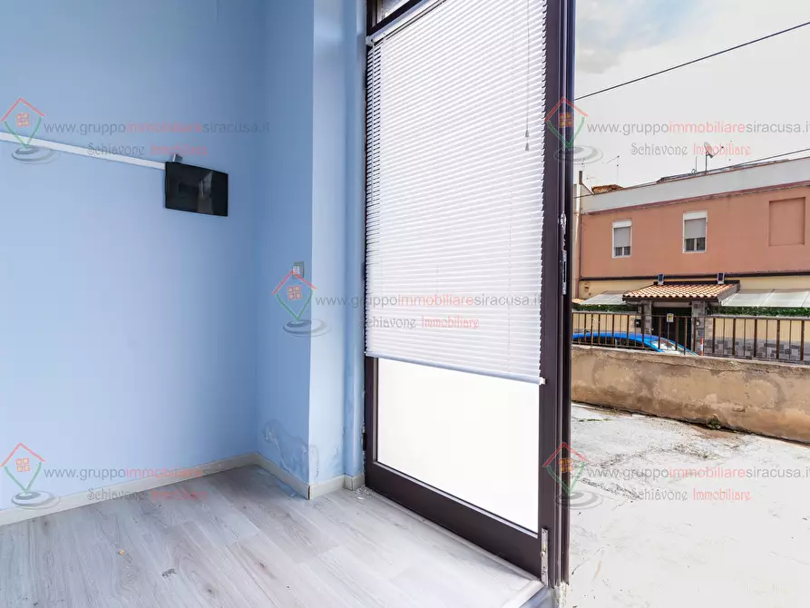 Immagine 3 di Locale commerciale in vendita  a Siracusa