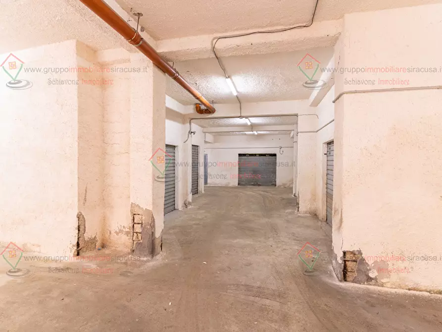 Immagine 1 di Garage in vendita  a Siracusa