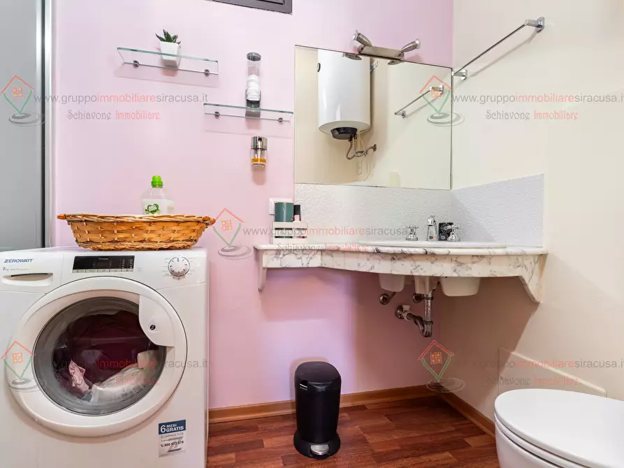 Immagine 29 di Casa indipendente in vendita  a Siracusa