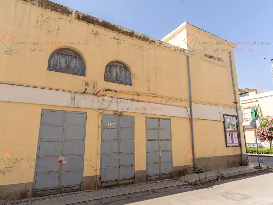 Immagine 23 di Locale commerciale in vendita  a Siracusa