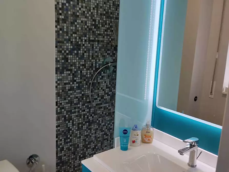 Immagine 16 di Quadrilocale in affitto  a Siracusa