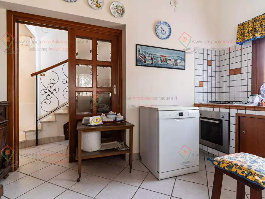 Immagine 9 di Villa in vendita  a Siracusa