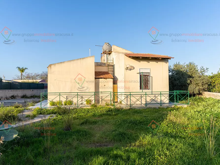 Immagine 2 di Villa in vendita  a Siracusa