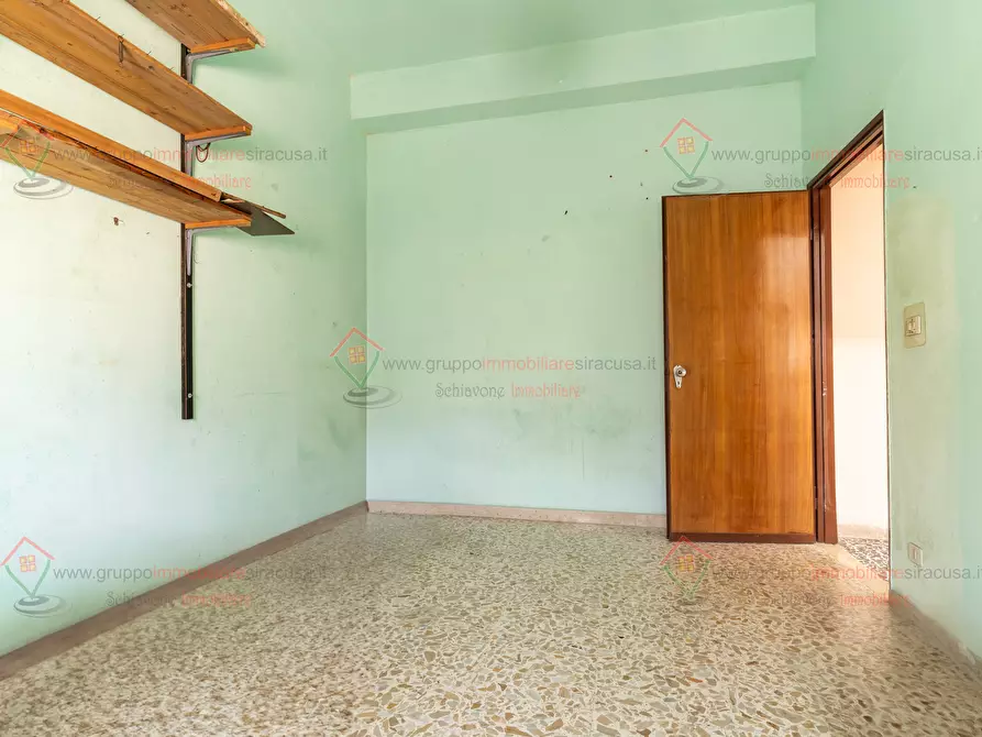 Immagine 17 di Pentalocale in vendita  a Siracusa