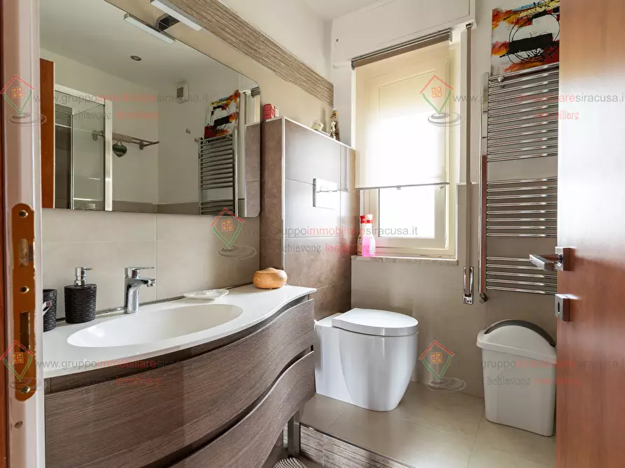 Immagine 9 di Trilocale in vendita  a Siracusa