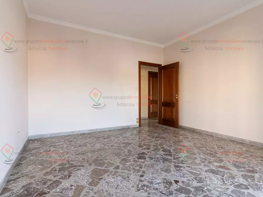 Immagine 15 di Pentalocale in vendita  a Siracusa