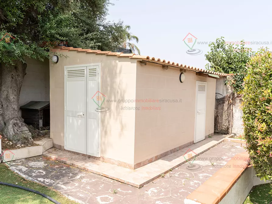 Immagine 23 di Villa in vendita  a Siracusa