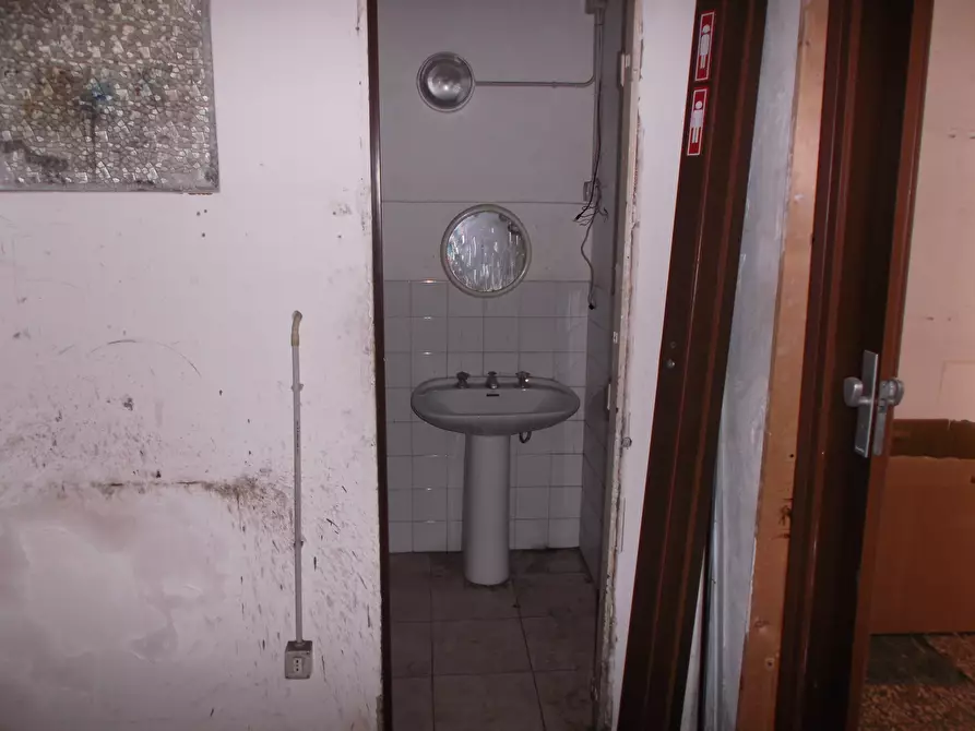 Immagine 6 di Laboratorio in affitto  a Siracusa