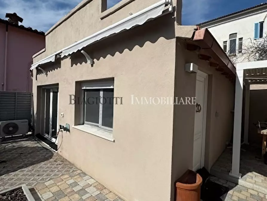 Immagine 25 di Casa indipendente in vendita  a Livorno