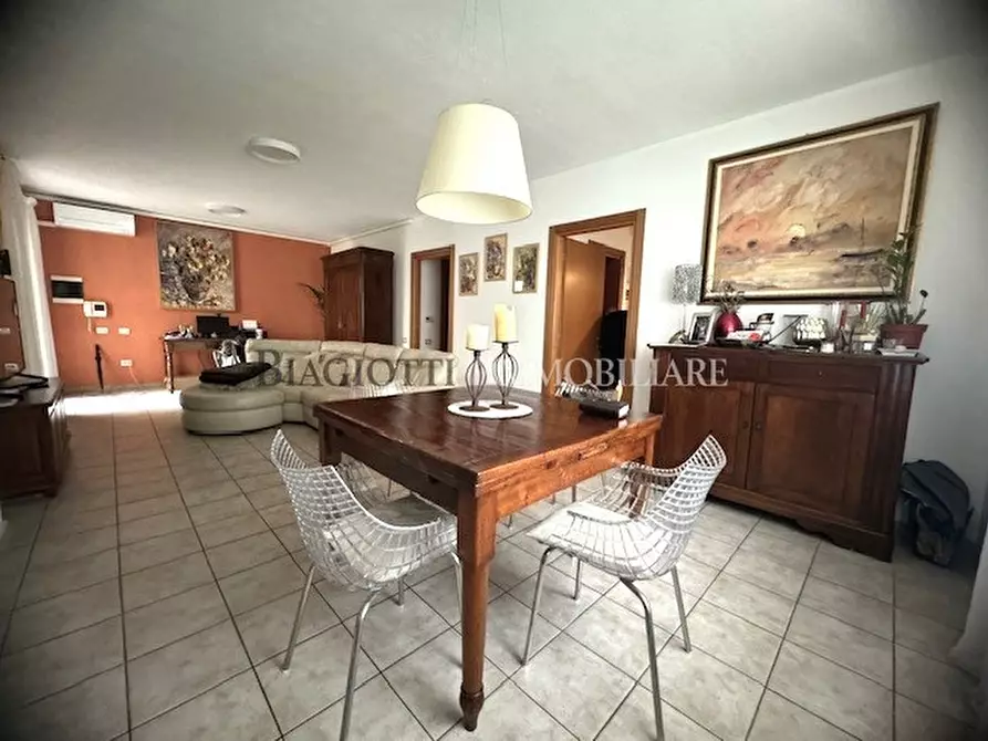 Immagine 4 di Trilocale in vendita  a Livorno