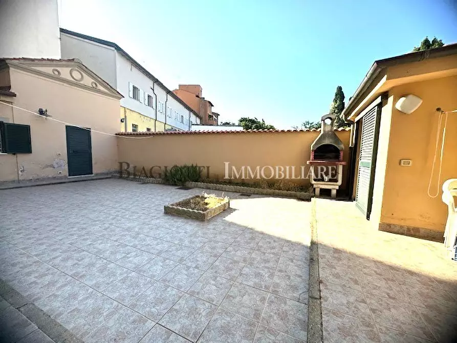 Immagine 22 di Casa semindipendente in vendita  a Livorno