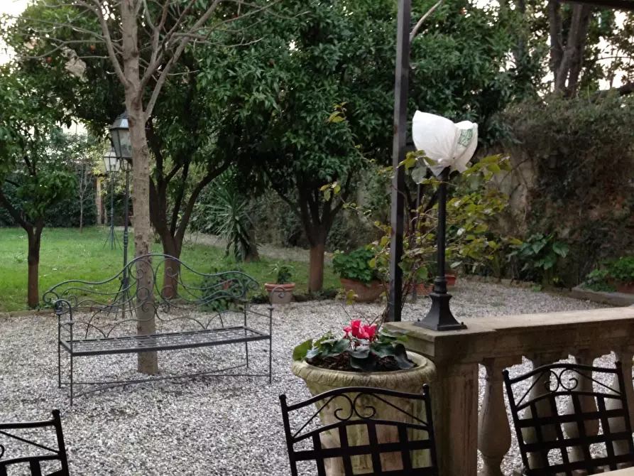 Immagine 3 di Porzione di casa in vendita  a Livorno