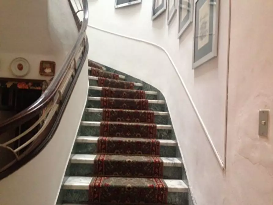 Immagine 11 di Casa semindipendente in vendita  a Livorno