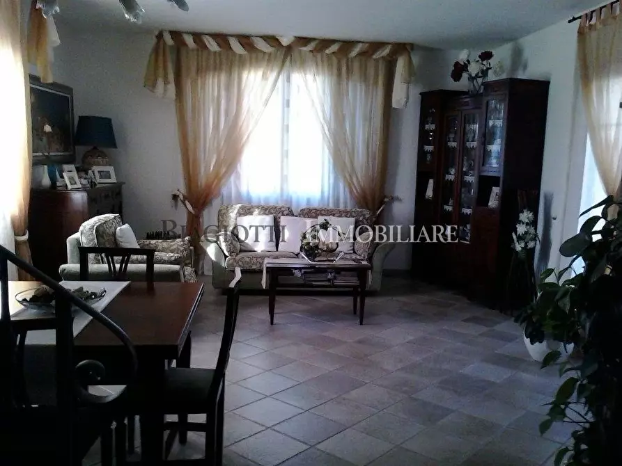 Immagine 29 di Villa in vendita  a Livorno