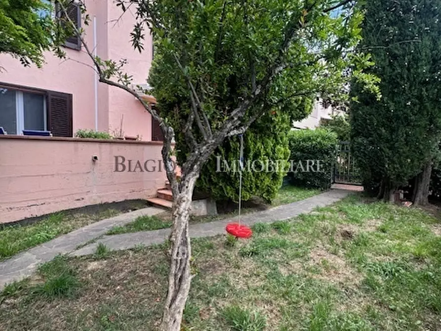 Immagine 53 di Villa in vendita  a Livorno