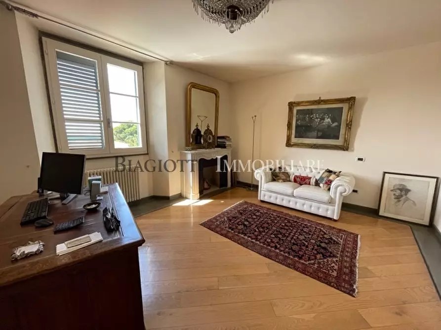 Immagine 10 di Attico in vendita  a Livorno