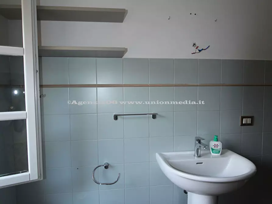 Immagine 9 di Casa semindipendente in vendita  a Sarzana