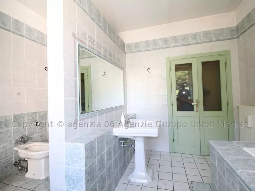 Immagine 35 di Appartamento in vendita  a Ortonovo