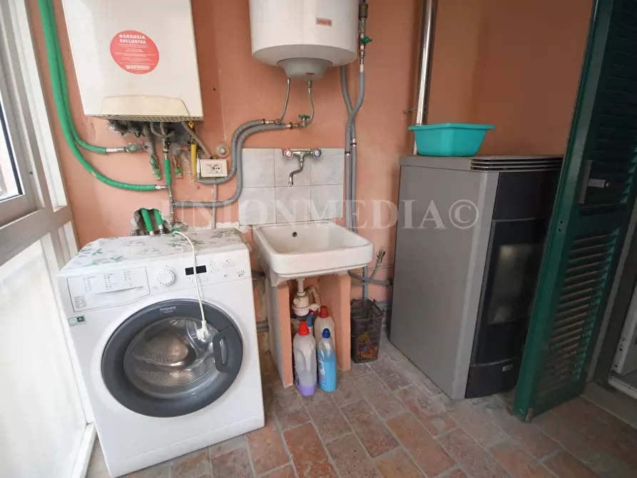 Immagine 19 di Casa semindipendente in vendita  in via paolo diana a Sarzana