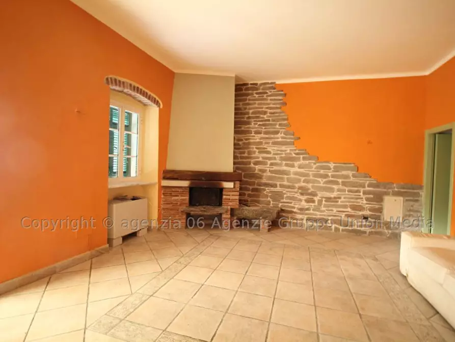 Immagine 6 di Appartamento in vendita  a Ortonovo