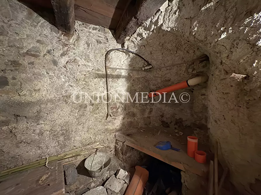 Immagine 22 di Casa semindipendente in vendita  in via giucano a Fosdinovo