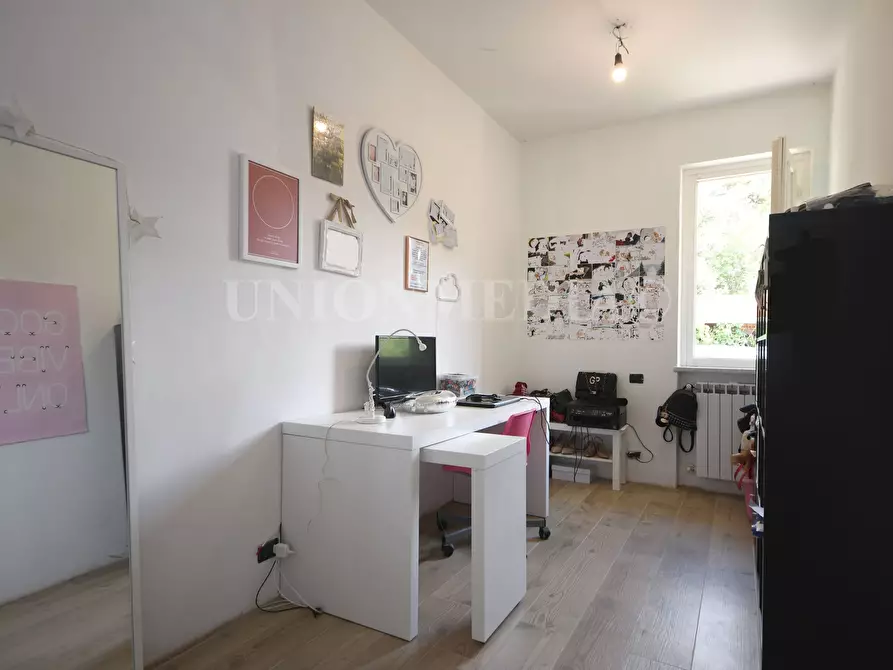 Immagine 15 di Casa semindipendente in vendita  in via triboli a Sarzana