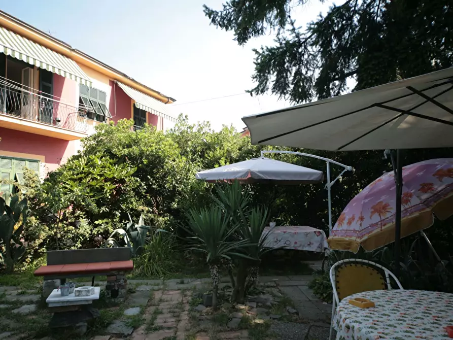 Immagine 1 di Casa indipendente in vendita  a Sarzana