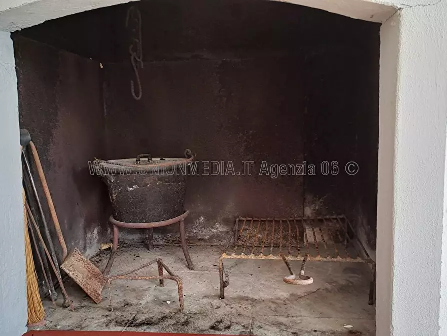 Immagine 35 di Casa indipendente in vendita  a Sarzana