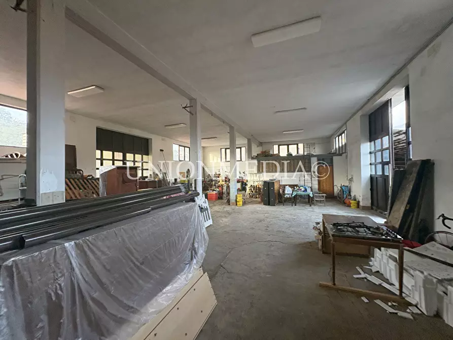 Immagine 7 di Attività artigianale in affitto  a Castelnuovo Magra