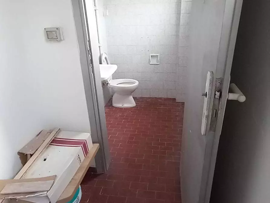 Immagine 20 di Attività commerciale in affitto  in Via Ausa 46 a Rimini