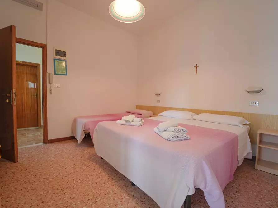 Immagine 29 di Palazzo in vendita  in Via Publio Virgilio Marone a Bellaria-Igea Marina