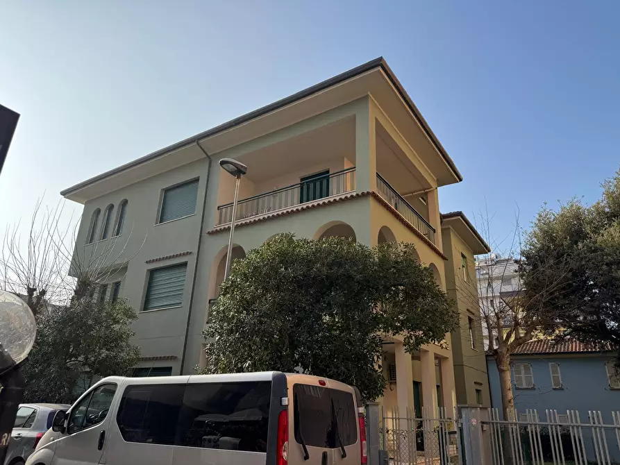 Immagine 26 di Trilocale in vendita  in Viale Carlo Goldoni 1 a Rimini