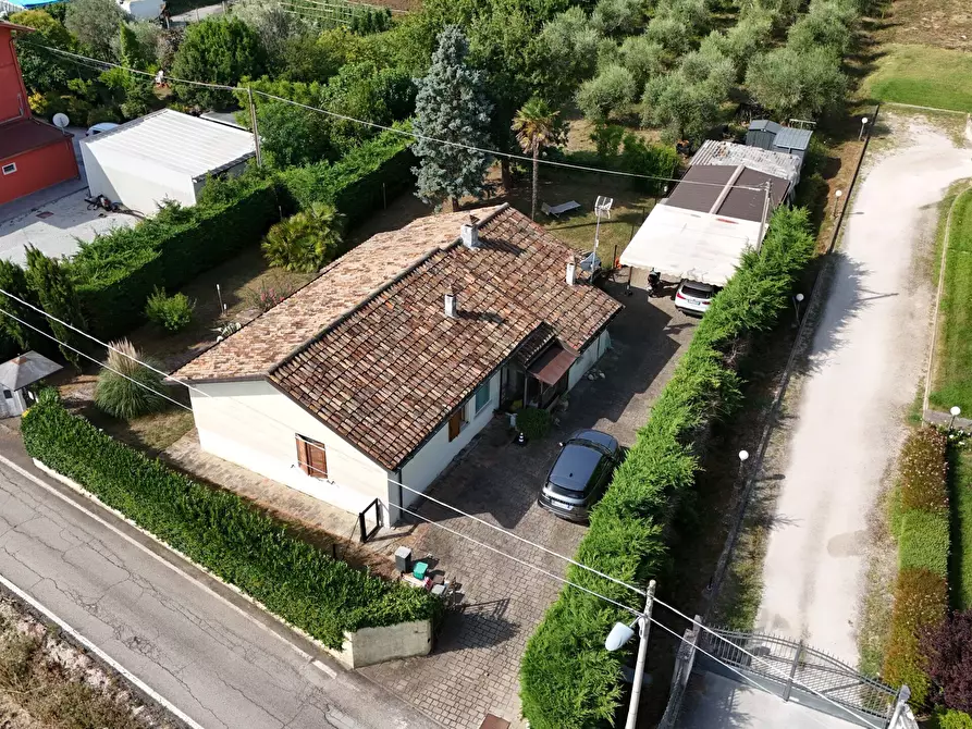 Immagine 39 di Villa in vendita  in Via Laerte Rolfini a Rimini