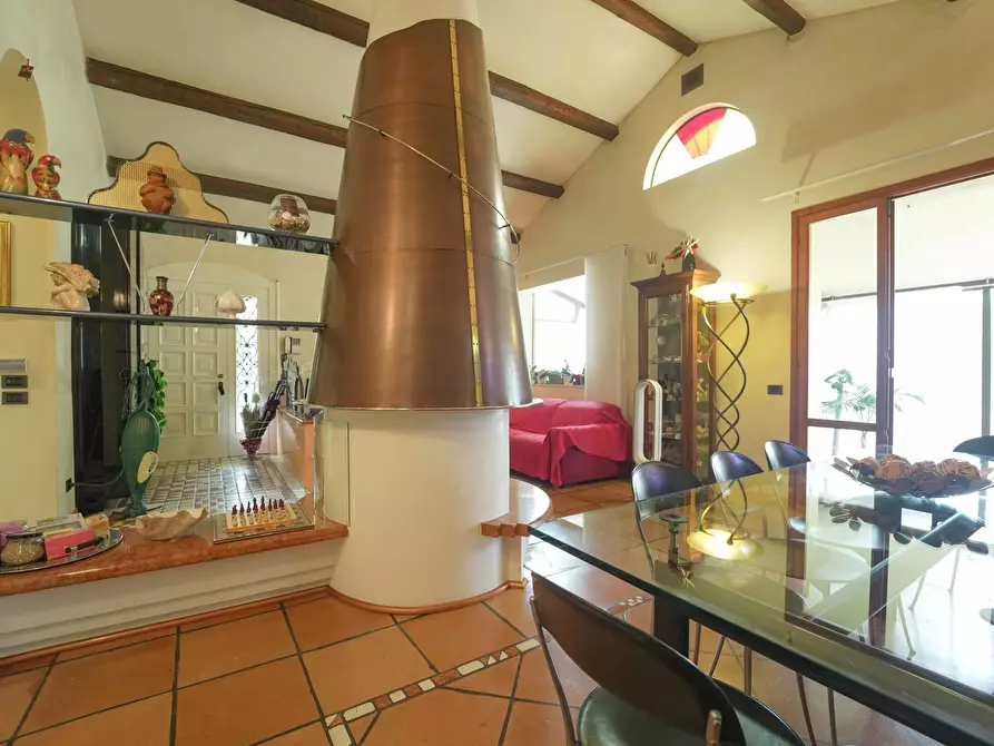 Immagine 3 di Villa in vendita  in Via Laerte Rolfini a Rimini