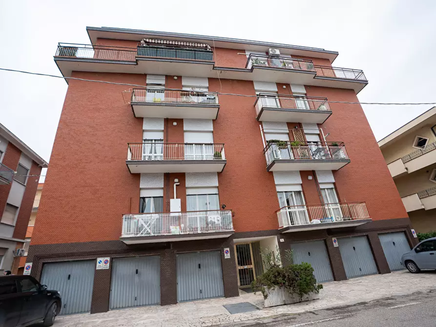 Immagine 2 di Trilocale in vendita  in Via Vega 51 a Rimini