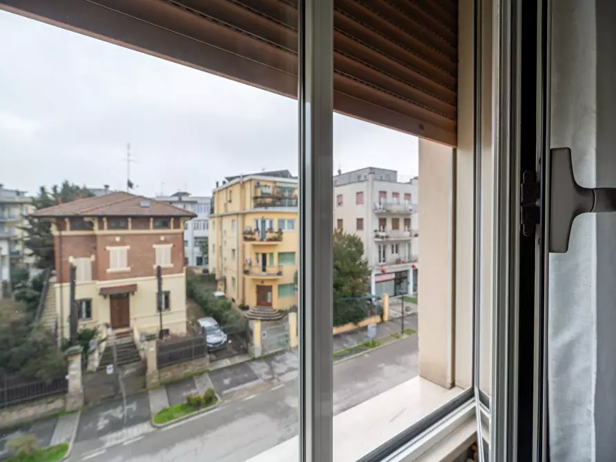 Immagine 23 di Quadrilocale in vendita  in Via Dante Alighieri 60 a Rimini