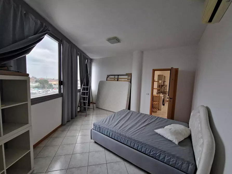 Immagine 11 di Ufficio in vendita  in Via Marecchiese 152 a Rimini