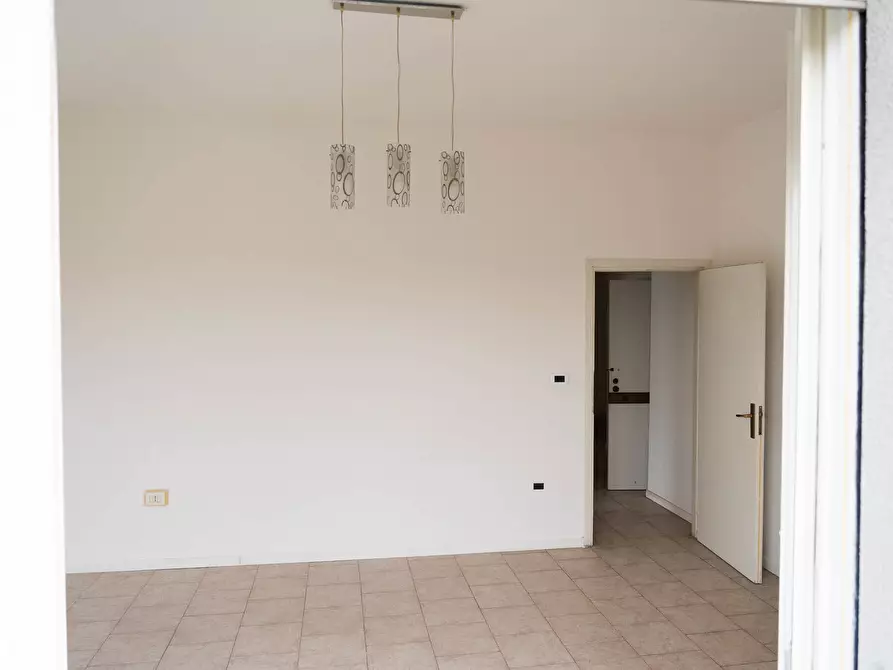 Immagine 5 di Quadrilocale in vendita  in via santerno a Rimini