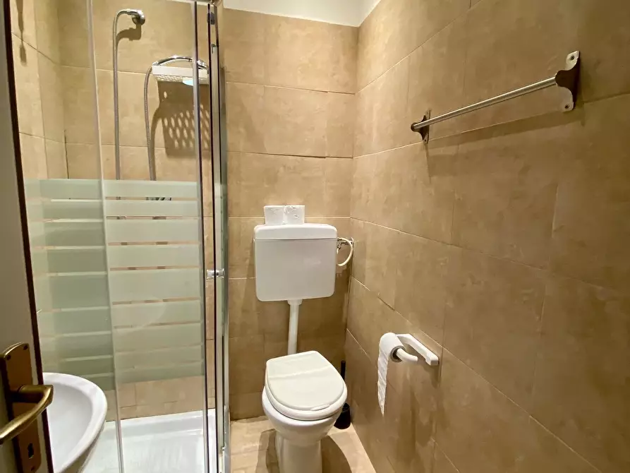 Immagine 18 di Palazzo in vendita  in Viale Don Giovanni Bosco 21 a Rimini